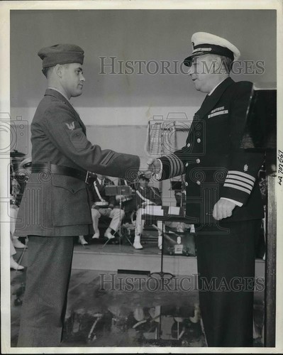 1943 press photo capt irving - 1943,